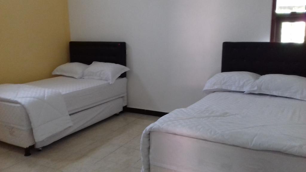 בניוואנגי Dannu'S Homestay & Ijen, Bromo, Meru Betiri Sukomade Tours מראה חיצוני תמונה