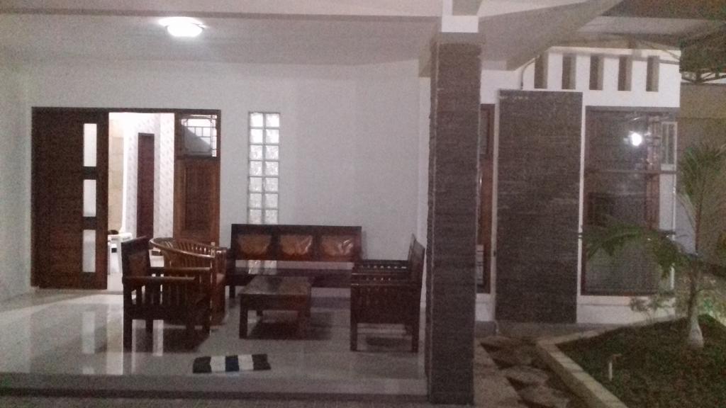 בניוואנגי Dannu'S Homestay & Ijen, Bromo, Meru Betiri Sukomade Tours מראה חיצוני תמונה