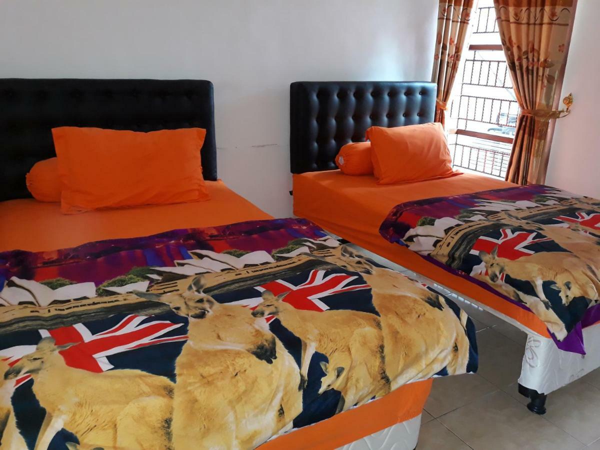 בניוואנגי Dannu'S Homestay & Ijen, Bromo, Meru Betiri Sukomade Tours מראה חיצוני תמונה