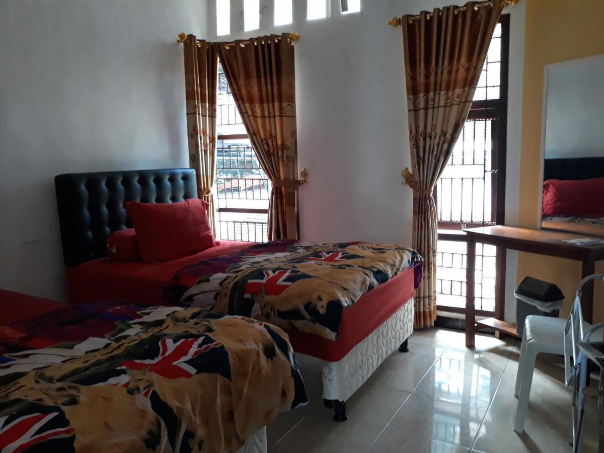 בניוואנגי Dannu'S Homestay & Ijen, Bromo, Meru Betiri Sukomade Tours מראה חיצוני תמונה